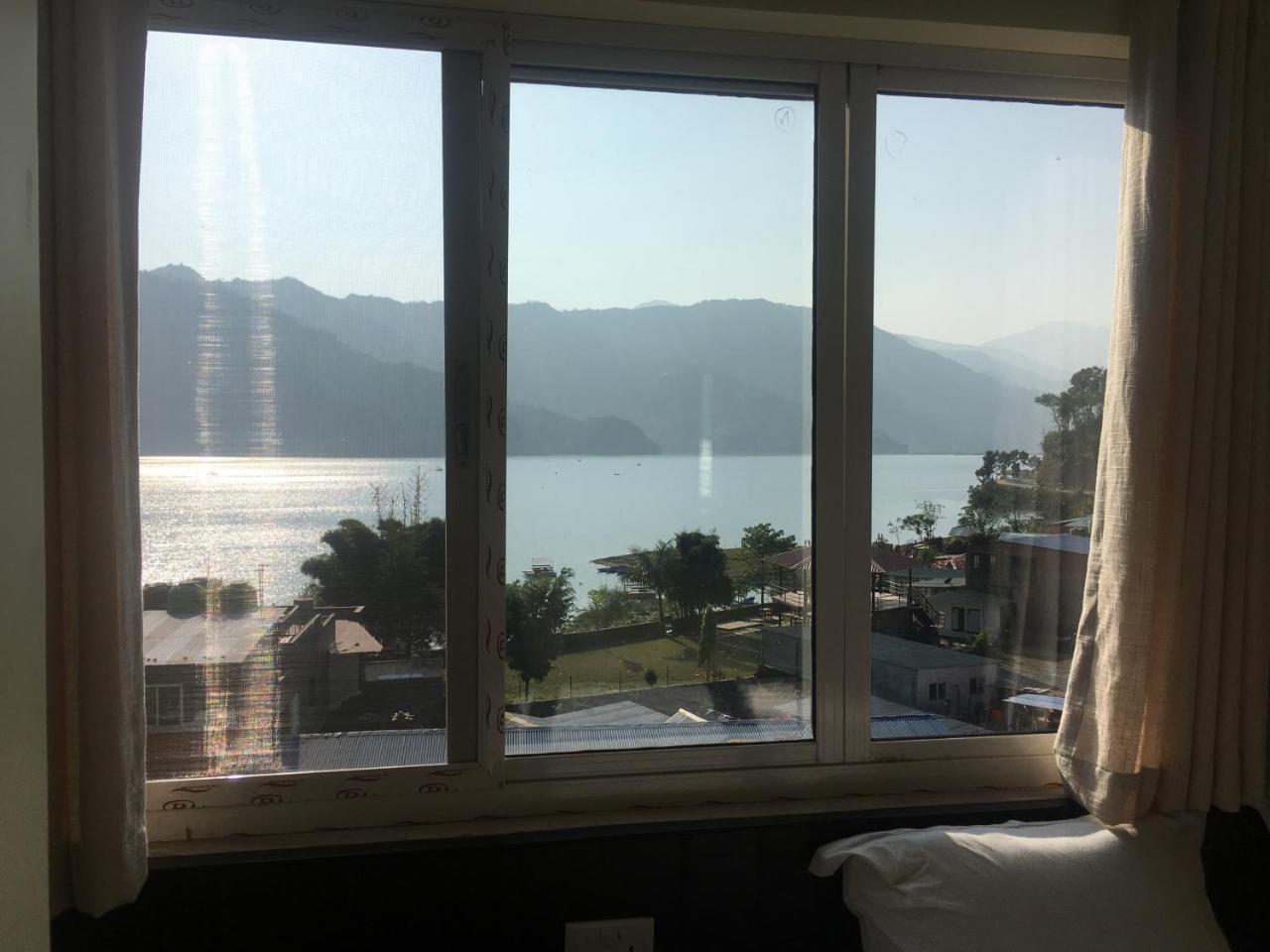 Hotel Fewa Dream ポカラ エクステリア 写真